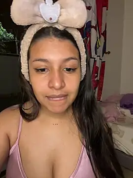  Chloe Smith online show from May 4, 2026, 11:45 pm