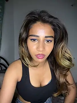 STRIP GLOW online show from February 26, 2026, 11:04 pm