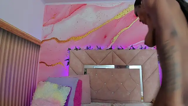 Taylor oriana  online show from November 14, 2025, 11:09 am