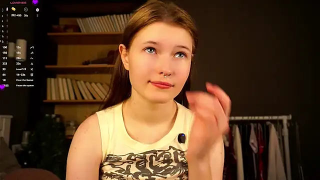 LynHillaire online show from January 10, 2026, 11:23 am