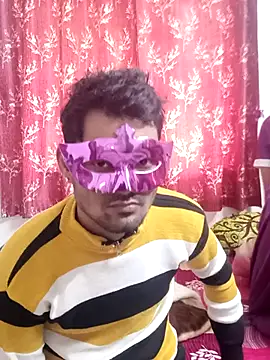 new coupleee online show from December 21, 2025, 6:42 am