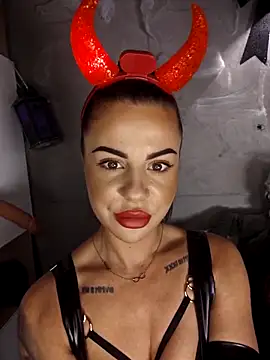 BabyFaceMia online show from October 28, 2025, 4:09 pm