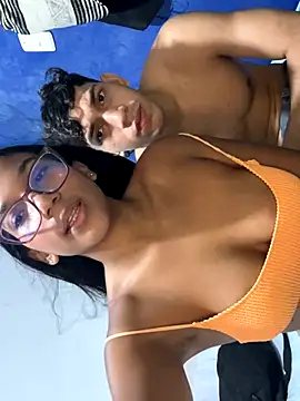 Andres-Andrea1922 online show from September 18, 2025, 8:22 pm