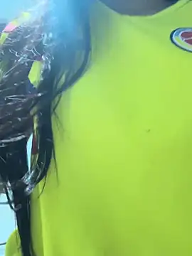 Andres-Andrea1922 online show from October 18, 2025, 7:31 am