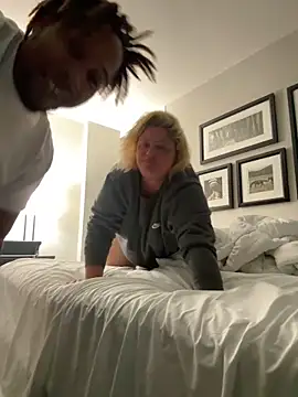 Snapshot of bbwbubbles77 chatting on November 12, 2025, 3:56 pm bbwbubbles77 online show from November 12, 2025, 3:56 pm