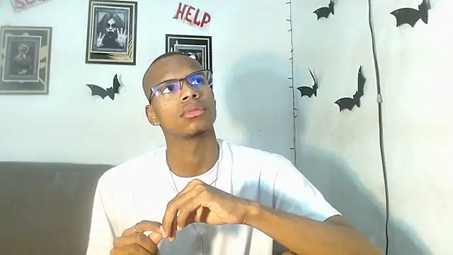 criss zuri online show from October 29, 2025, 11:45 am