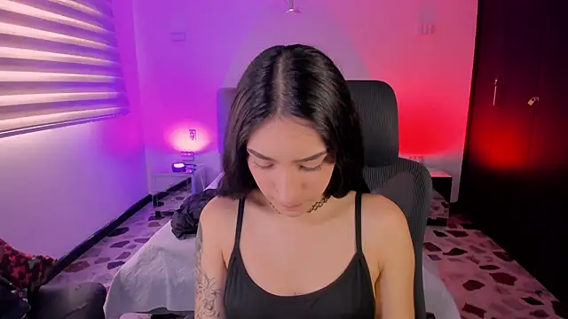 Snapshot of AlliceCopper chatting on November 5, 2025, 2:17 pm AlliceCopper online show from November 5, 2025, 2:17 pm