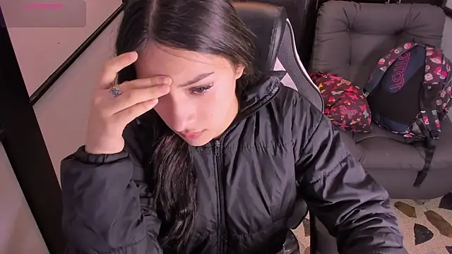 Snapshot of AlliceCopper chatting on November 28, 2025, 1:47 pm AlliceCopper online show from November 28, 2025, 1:47 pm