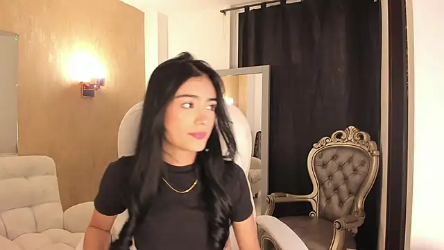 zoerouse  online show from November 15, 2025, 8:16 pm