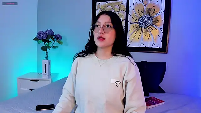 kaylii purple online show from December 21, 2025, 3:52 pm