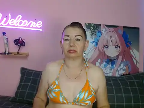 estefania 34 online show from October 11, 2025, 8:18 pm