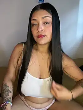 Snapshot of Aurora_fire1 chatting on December 18, 2025, 7:53 pm Aurora fire1 online show from December 18, 2025, 7:53 pm