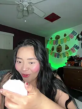 Snapshot of MyHoneyFrida chatting on October 20, 2025, 3:40 am MyHoneyFrida online show from October 20, 2025, 3:40 am