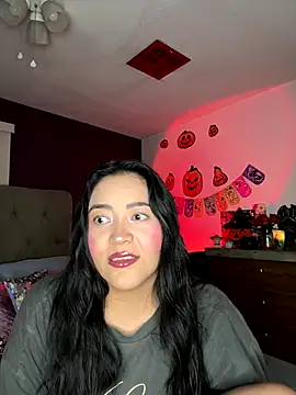 Snapshot of MyHoneyFrida chatting on October 27, 2025, 4:05 am MyHoneyFrida online show from October 27, 2025, 4:05 am