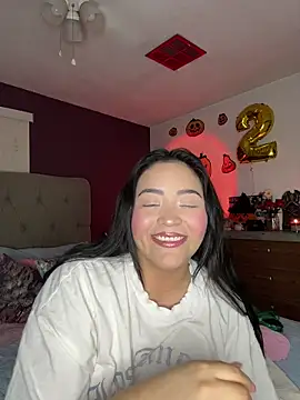 Snapshot of MyHoneyFrida chatting on November 7, 2025, 3:06 am MyHoneyFrida online show from November 7, 2025, 3:06 am