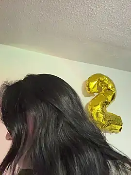 Snapshot of MyHoneyFrida chatting on November 27, 2025, 4:03 am MyHoneyFrida online show from November 27, 2025, 4:03 am