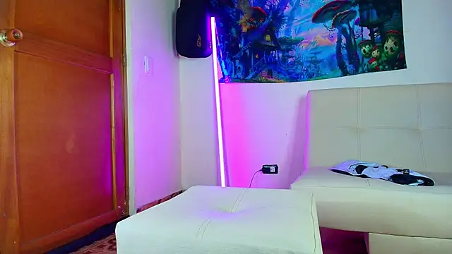 Snapshot of Zoldyck_420 chatting on September 9, 2025, 11:48 pm Zoldyck 420 online show from September 9, 2025, 11:48 pm