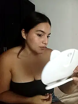 Snapshot of chloe_90 chatting on October 6, 2025, 11:02 pm chloe 90 online show from October 6, 2025, 11:02 pm