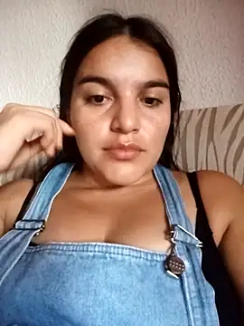 Snapshot of chloe_90 chatting on November 9, 2025, 9:24 pm chloe 90 online show from November 9, 2025, 9:24 pm