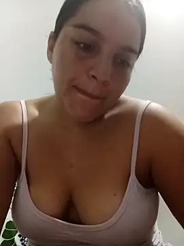 Snapshot of chloe_90 chatting on December 18, 2025, 12:17 am chloe 90 online show from December 18, 2025, 12:17 am