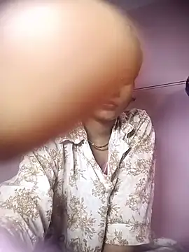 Snapshot of Hot_Mayra_ chatting on November 18, 2025, 5:12 am Hot Mayra online show from November 18, 2025, 5:12 am