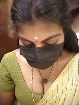 Snapshot of Nithiila chatting on May 11, 2026, 6:52 am Nithiila online show from May 11, 2026, 6:52 am