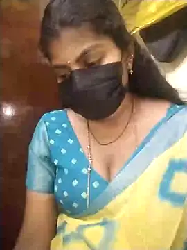 Snapshot of Nithiila chatting on June 5, 2026, 12:11 pm Nithiila online show from June 5, 2026, 12:11 pm