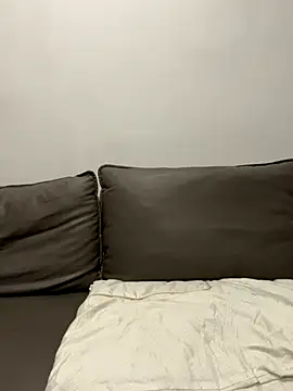 ruyi-13 online show from September 10, 2025, 8:14 am