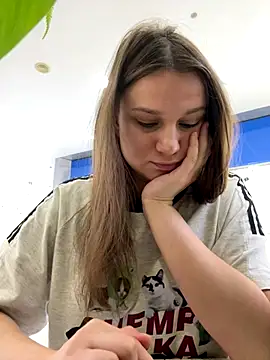 Snapshot of MiniVi chatting on September 17, 2025, 6:15 am MiniVi online show from September 17, 2025, 6:15 am