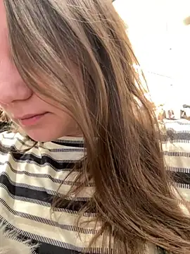 Snapshot of MiniVi chatting on October 5, 2025, 7:07 am MiniVi online show from October 5, 2025, 7:07 am