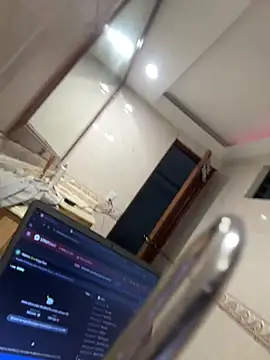 GiorgiaLuxee online show from December 19, 2025, 2:35 pm