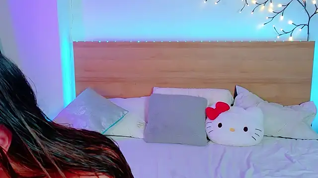 Snapshot of Bella_Davis_love chatting on October 29, 2025, 5:47 pm Bella Davis love online show from October 29, 2025, 5:47 pm