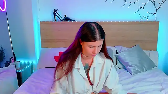 Snapshot of Bella_Davis_love chatting on October 30, 2025, 9:37 pm Bella Davis love online show from October 30, 2025, 9:37 pm