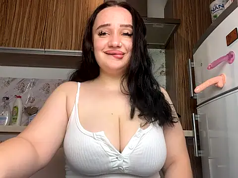 curvybombb online show from October 12, 2025, 8:02 am