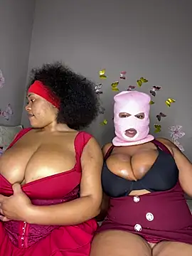 JuicyMellow21 online show from April 12, 2026, 9:20 pm