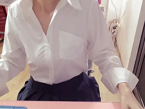 Snapshot of Funnygirl_9x chatting on November 26, 2025, 2:23 am Funnygirl 9x online show from November 26, 2025, 2:23 am