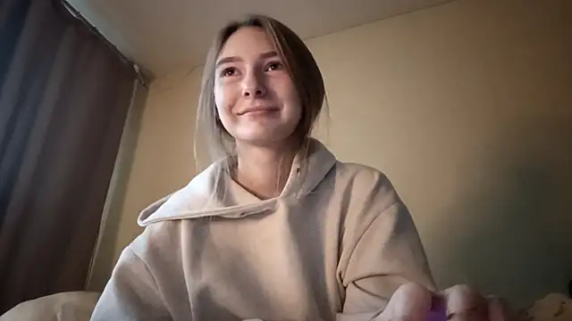 Nymera flare online show from December 1, 2025, 6:07 am