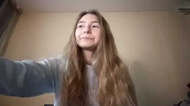 Nymera flare online show from December 5, 2025, 6:44 am