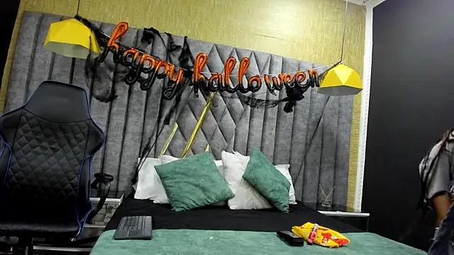 Boss Domiinator online show from October 29, 2025, 3:20 am