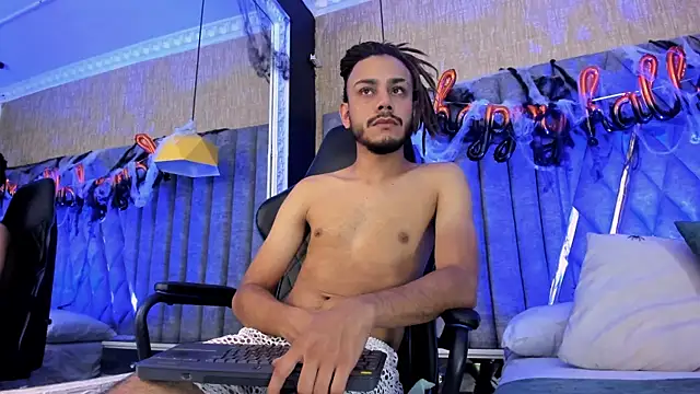 Boss Domiinator online show from November 2, 2025, 4:04 am