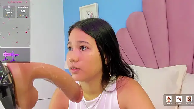 emma clarke  online show from January 16, 2026, 4:05 am