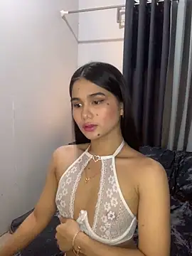 AngelHille online show from December 15, 2025, 5:28 pm