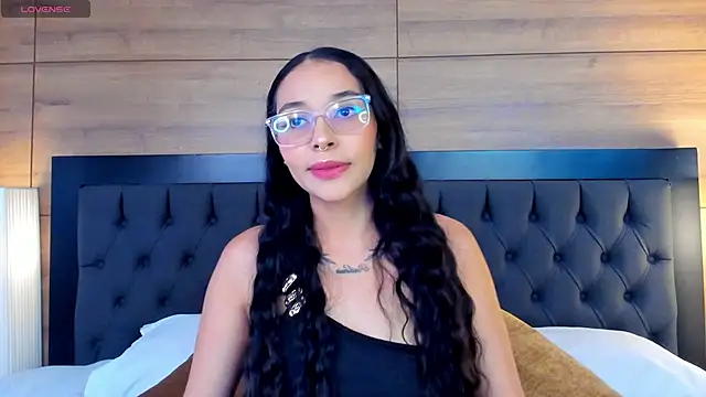 Roseaurora online show from April 5, 2026, 12:24 pm