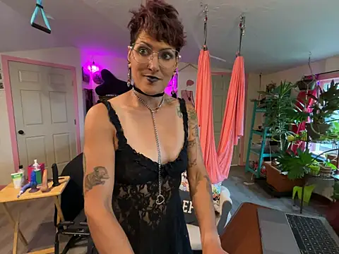Snapshot of kinkycanner chatting on April 11, 2026, 11:09 pm kinkycanner online show from April 11, 2026, 11:09 pm