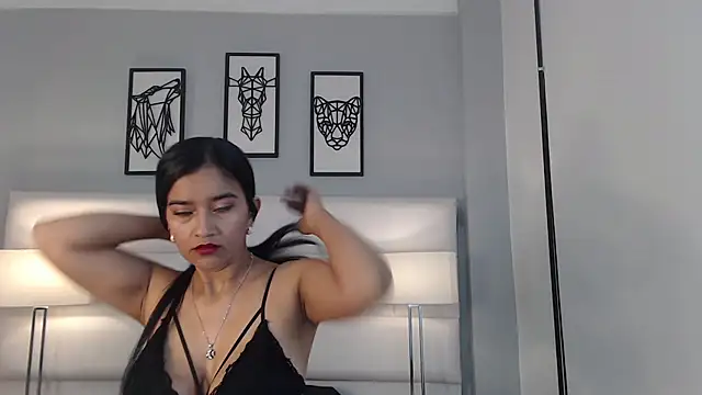 Valeria Velez  online show from October 10, 2025, 11:31 am
