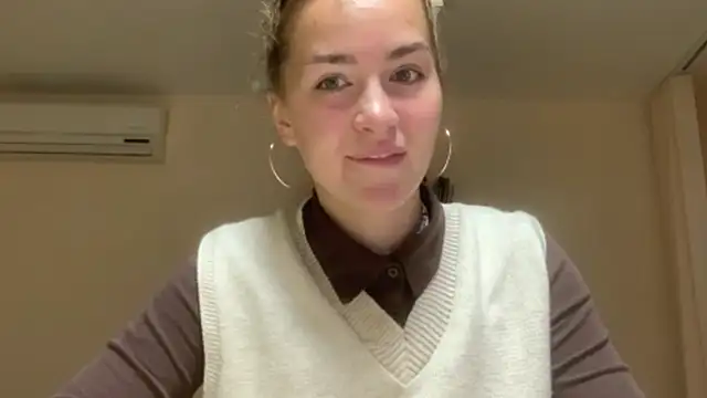BunnyTiedeman online show from September 14, 2025, 4:28 pm