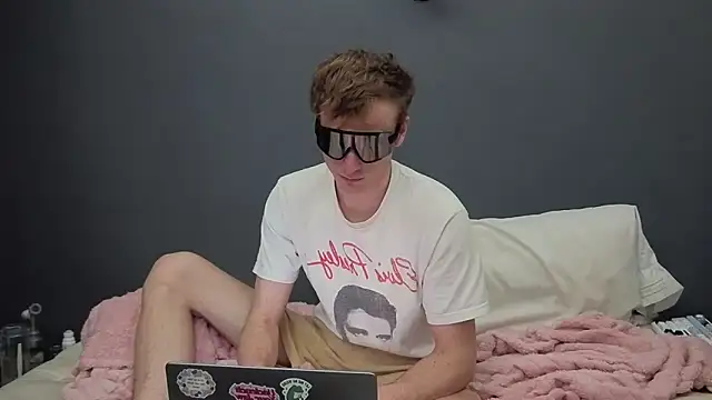 Snapshot of maskedboy1 chatting on May 12, 2026, 11:18 am maskedboy1 online show from May 12, 2026, 11:18 am
