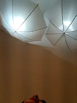 SophieCurves online show from November 16, 2025, 2:33 pm