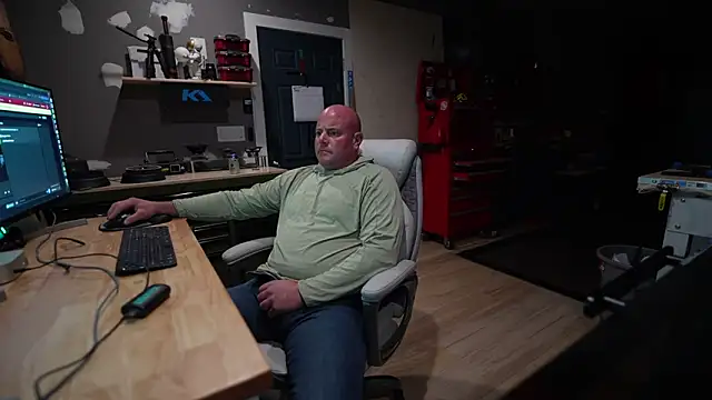 Snapshot of Soundfreak chatting on October 13, 2025, 4:12 am Soundfreak online show from October 13, 2025, 4:12 am