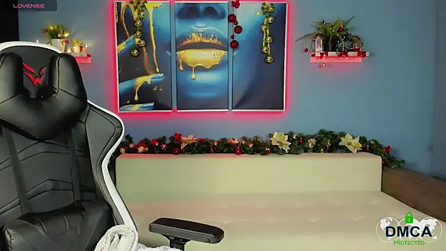 Roxy foxi online show from December 4, 2025, 1:15 am